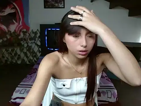 Snapshot of LuluKiss_ chatting on November 2025 06:18:02 PM LuluKiss online show from November 2025 06:18:02 PM