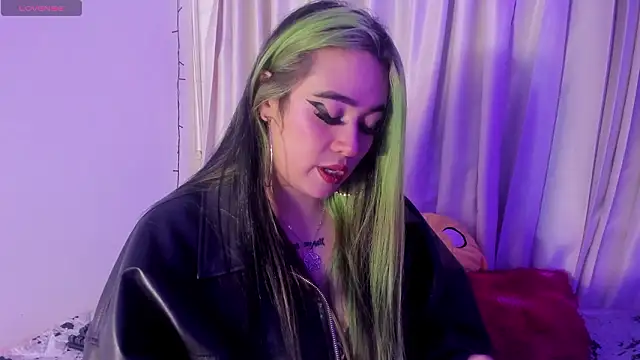 Lilith Zenith  online show from January 2026 03:43:02 AM