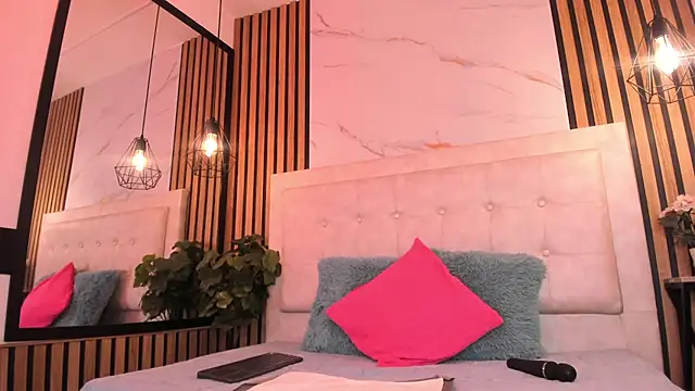 Carlotta de velour online show from February 2026 11:06:01 PM