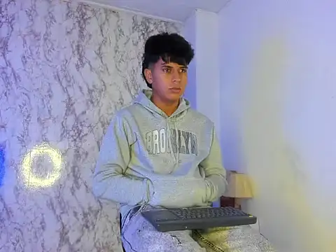 Valentino Lane online show from February 2026 05:55:02 AM