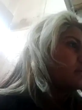 Snapshot of Hollywouldd chatting on November 2025 05:44:01 PM Hollywouldd online show from November 2025 05:44:01 PM