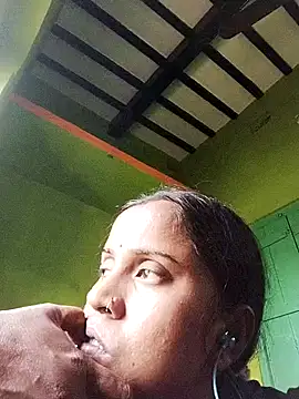 Snapshot of saniyabibi chatting on November 2025 06:57:01 AM saniyabibi online show from November 2025 06:57:01 AM