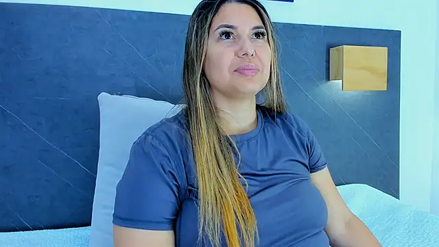 Andhrea Vale online show from March 2026 11:49:01 AM