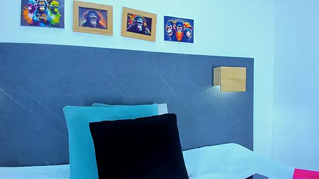 Andhrea Vale online show from March 2026 12:12:02 PM