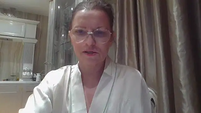 Snapshot of Eva_Glad chatting on November 2025 08:14:02 AM Eva Glad online show from November 2025 08:14:02 AM