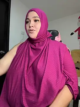 Snapshot of sweetmuslim01 chatting on December 2024 01:07:01 AM sweetmuslim01 online show from December 2024 01:07:01 AM