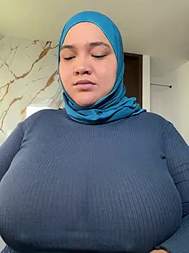 Snapshot of sweetmuslim01 chatting on June 2026 05:34:01 PM sweetmuslim01 online show from June 2026 05:34:01 PM