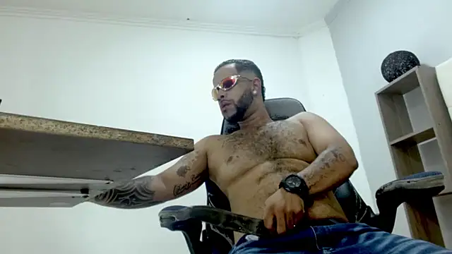 Snapshot of Lukke_Smitt chatting on November 2025 06:30:01 PM Lukke Smitt online show from November 2025 06:30:01 PM