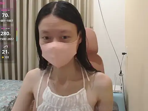 Lil-Cherries online show from November 2025 11:22:01 AM