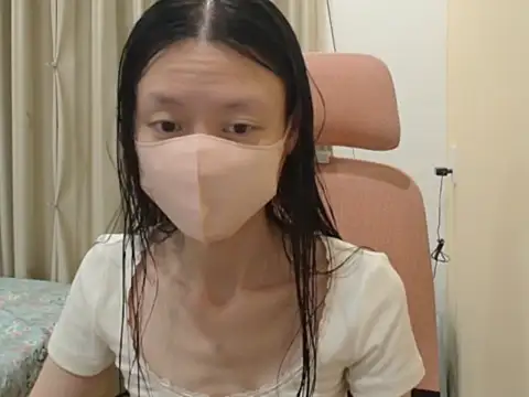 Lil-Cherries online show from February 2026 01:36:01 PM