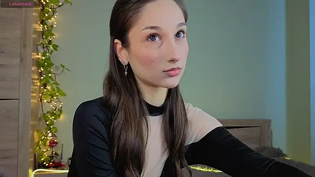 Snapshot of VYBEON chatting on April 2026 10:24:02 AM VYBEON online show from April 2026 10:24:02 AM