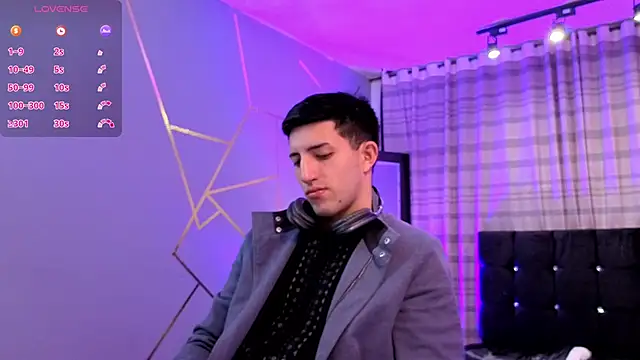 Un Sluttyy online show from December 2025 11:30:02 AM