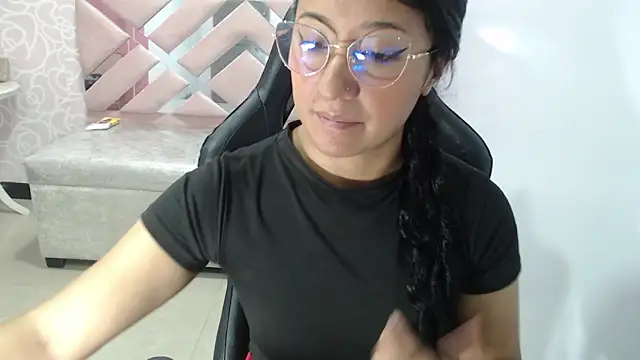 Snapshot of Nezuko1_Amaterasu1_ch chatting on November 2025 05:46:02 PM Nezuko1 Amaterasu1 ch online show from November 2025 05:46:02 PM