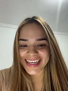 Snapshot of Sara__Secret chatting on November 2025 01:48:01 AM Sara Secret online show from November 2025 01:48:01 AM