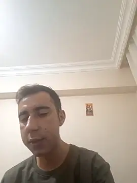 Snapshot of slowdownricK_ chatting on November 2025 08:18:01 PM slowdownricK online show from November 2025 08:18:01 PM