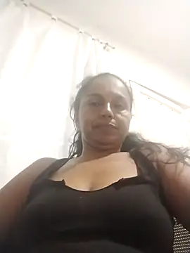 Snapshot of _Lizeth_ chatting on April 2026 04:45:02 AM Lizeth online show from April 2026 04:45:02 AM