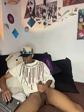 Snapshot of Kaizen-Black chatting on November 2025 08:09:01 PM Kaizen-Black online show from November 2025 08:09:01 PM