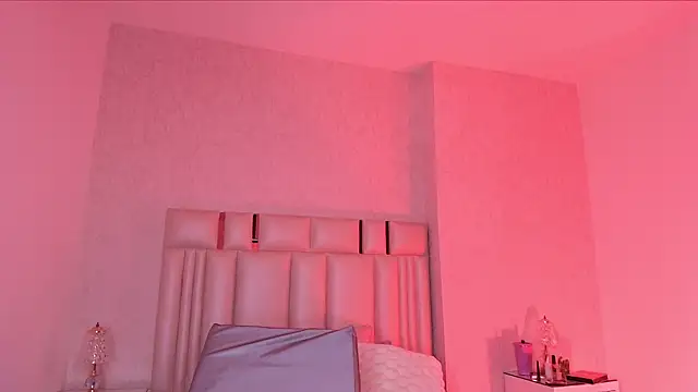 alanarose18 online show from November 2025 07:19:01 PM