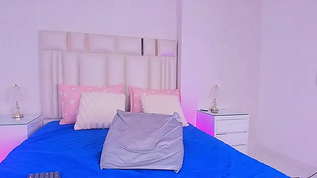 alanarose18 online show from April 2026 07:20:02 PM