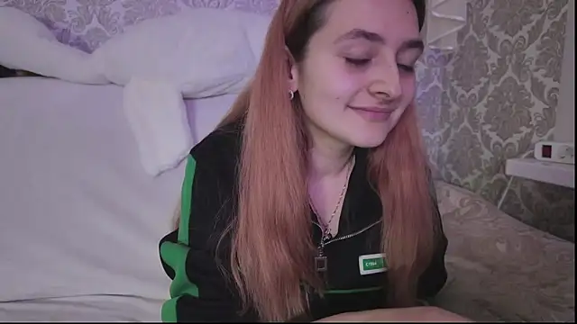 Snapshot of SweetLiaison chatting on November 2025 06:08:01 PM SweetLiaison online show from November 2025 06:08:01 PM