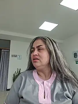 Laurenwc online show from November 2025 08:38:02 PM