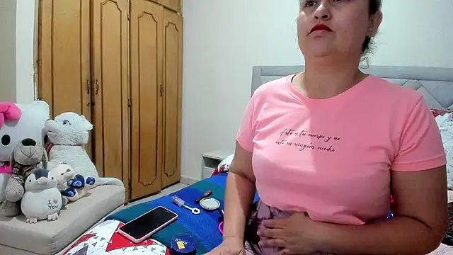 Laurenwc online show from November 2025 08:36:02 PM