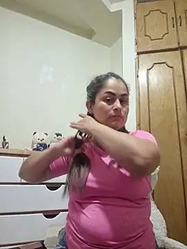 Laurenwc online show from November 2025 06:57:01 PM