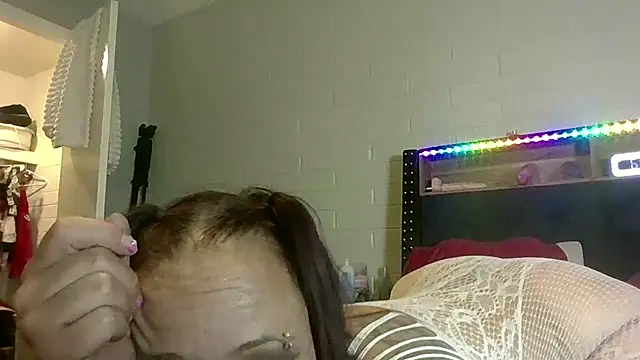 Snapshot of nikkibae33 chatting on June 2026 01:45:02 PM nikkibae33 online show from June 2026 01:45:02 PM