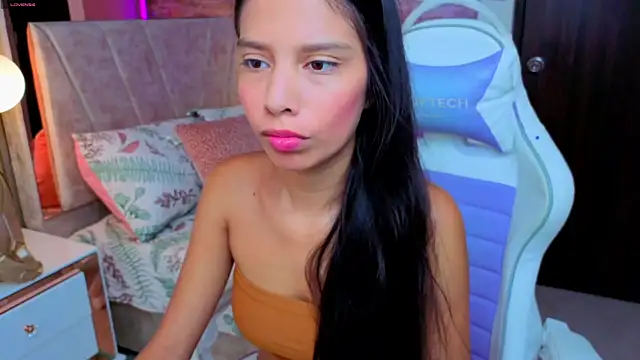 Snapshot of Nia_maiden chatting on November 2025 12:05:02 PM Nia maiden online show from November 2025 12:05:02 PM