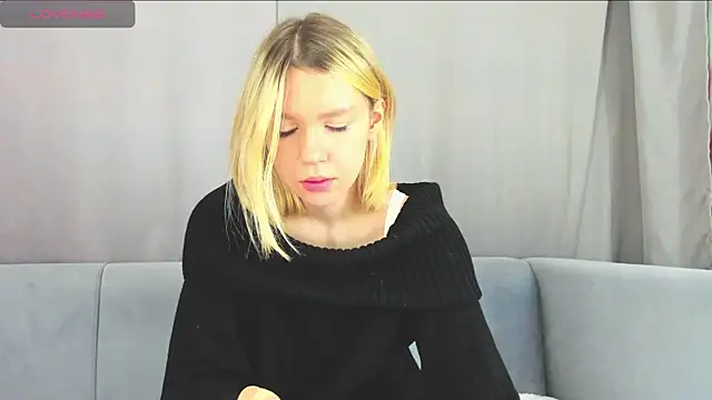 Snapshot of Monisees chatting on November 2025 02:45:02 AM Monisees online show from November 2025 02:45:02 AM