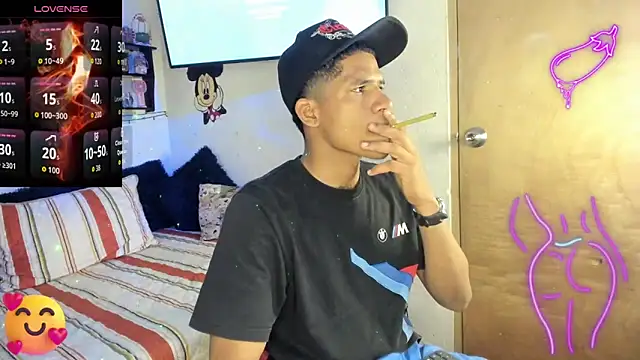 Snapshot of JUANBIGCOCK21CM chatting on March 2026 03:40:01 PM JUANBIGCOCK21CM online show from March 2026 03:40:01 PM