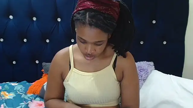 JuiceLips88 online show from November 2025 04:33:01 PM