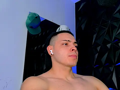 Maxwell Dupont online show from November 2025 07:56:01 PM