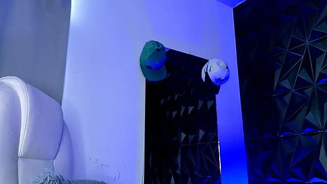 Maxwell Dupont online show from December 2025 05:40:02 PM