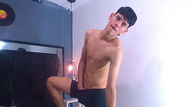 Snapshot of Pit_Ross chatting on April 2026 05:56:01 AM Pit Ross online show from April 2026 05:56:01 AM