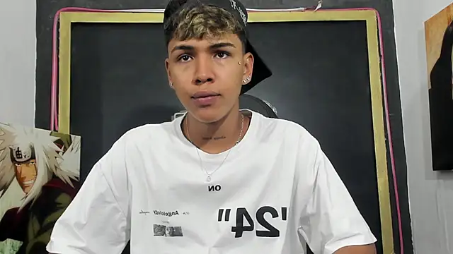 Timmy Kiing  online show from December 2025 09:32:02 PM