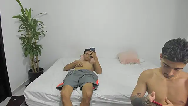 Snapshot of shark_boy28 chatting on November 2025 03:59:02 AM shark boy28 online show from November 2025 03:59:02 AM