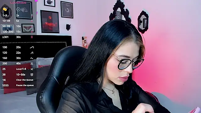 Snapshot of Dakhota_Rouge chatting on May 2026 05:57:01 AM Dakhota Rouge online show from May 2026 05:57:01 AM