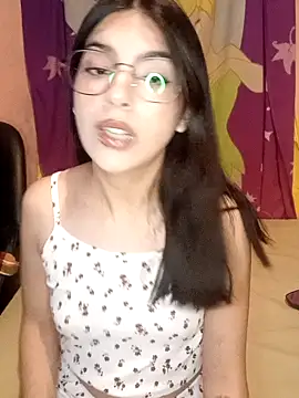 Snapshot of Camicam_04 chatting on November 2025 02:10:02 AM Camicam 04 online show from November 2025 02:10:02 AM