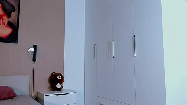 AyaLune online show from November 2025 07:50:01 AM