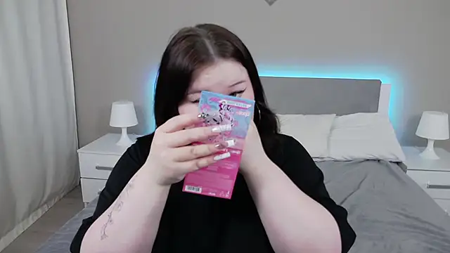 EvaNova  online show from November 2025 04:29:02 AM