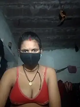 Snapshot of LOVE_FI95 chatting on November 2025 04:50:01 PM LOVE FI95 online show from November 2025 04:50:01 PM