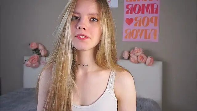 TiffinyMergist online show from November 2025 07:37:02 PM