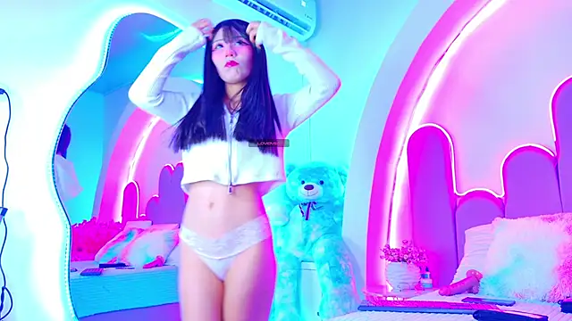 Snapshot of BunnySexyy18 chatting on May 2026 03:35:02 AM BunnySexyy18 online show from May 2026 03:35:02 AM