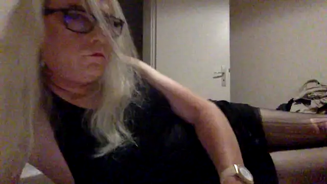 nicohumm online show from June 2026 11:21:01 PM