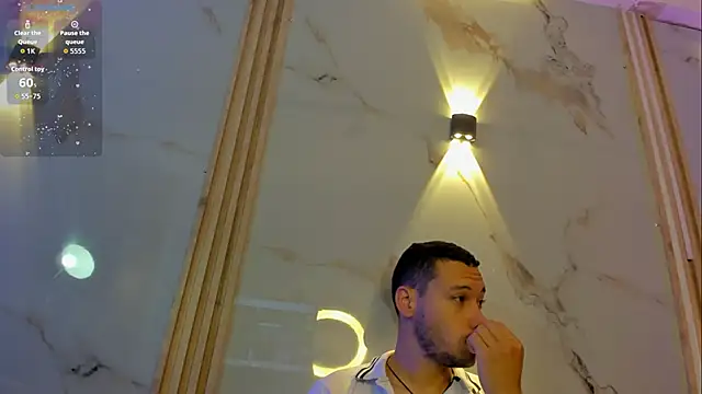 Snapshot of Aron_and_molly chatting on January 2026 12:09:02 PM Aron and molly online show from January 2026 12:09:02 PM