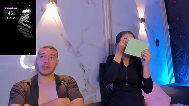 Snapshot of Aron_and_molly chatting on February 2026 12:32:02 PM Aron and molly online show from February 2026 12:32:02 PM