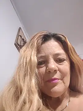 karlaanqui1 online show from December 2025 10:28:01 PM