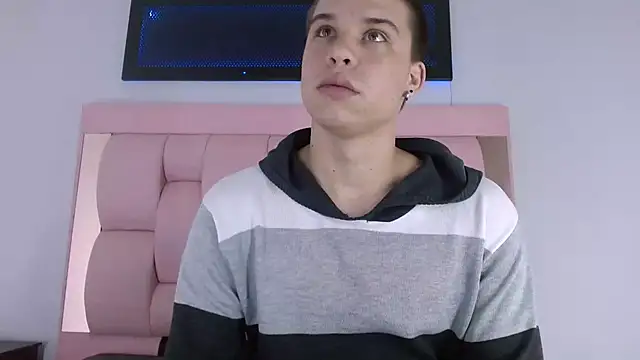 Liam York  online show from November 2025 12:49:01 PM