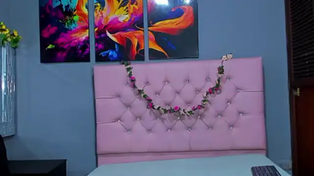 ElanGiraldo online show from November 2025 10:35:01 PM